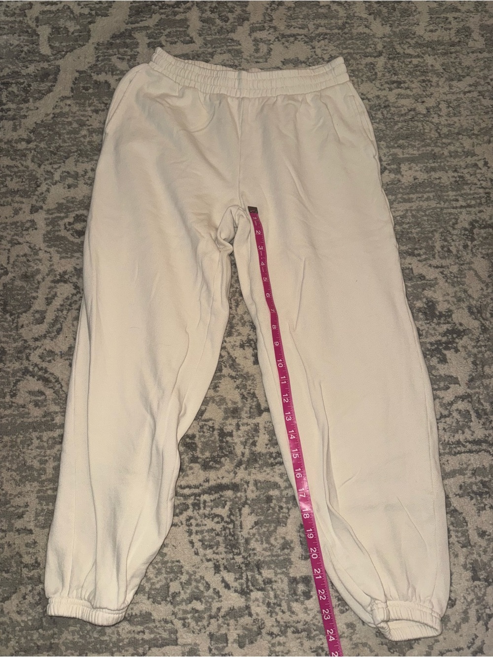 Old Navy Cream Elastic-Waist Women’s Sweatpants